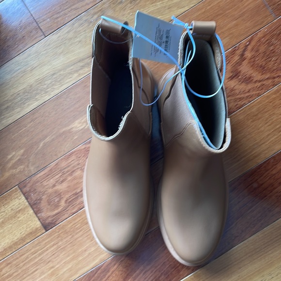 Light brown boots great for spring or fall size 8 NWT - Picture 2 of 5